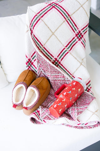 Get Cozy Christmas Plaid Blanket - Instyle Boutique