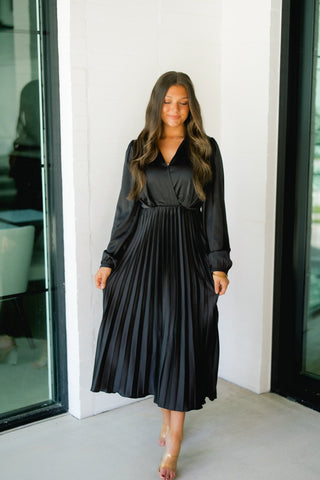 Simply Stunning Black Pleated Midi Dress - Instyle Boutique