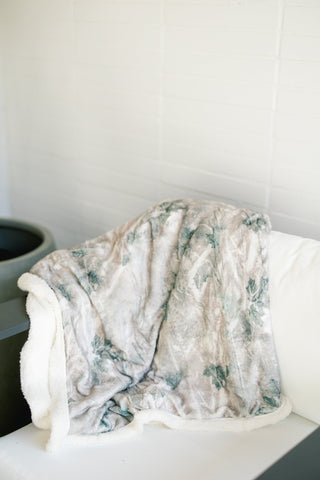 Light Camo Fur Blanket - Instyle Boutique