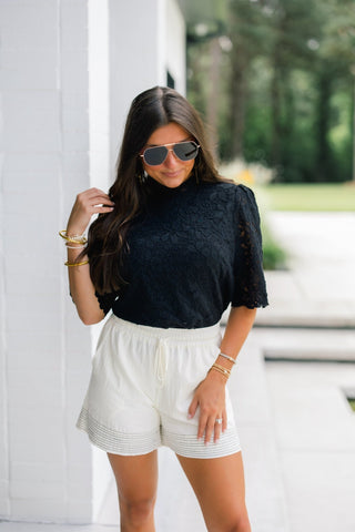 Beachy Girl Off White Stitched Shorts - Instyle Boutique