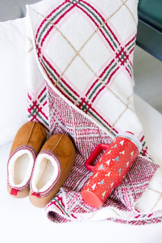 Get Cozy Christmas Plaid Blanket - Instyle Boutique