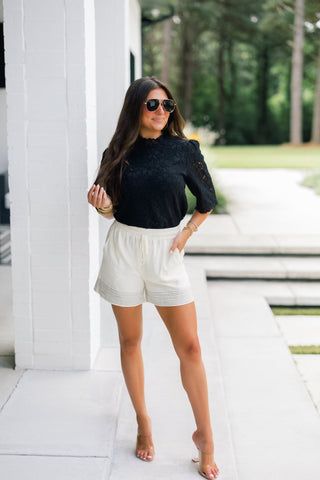 Beachy Girl Off White Stitched Shorts - Instyle Boutique