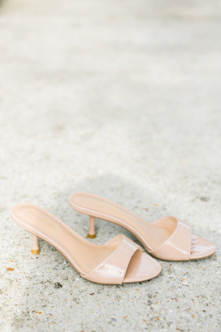 Everly Nude Patent Kitten Heel - Instyle Boutique